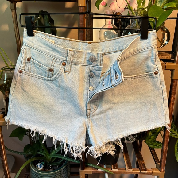 501 Levi shorts - Picture 3 of 8